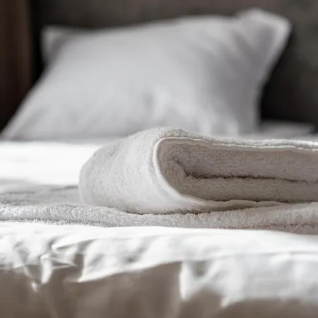 Perfect Near Sea Garden Apartment *