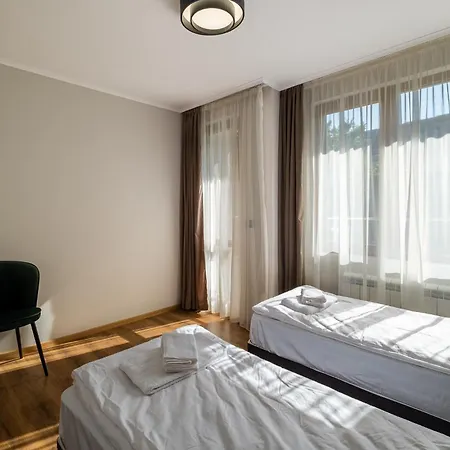 Perfect Near Sea Garden * Warna