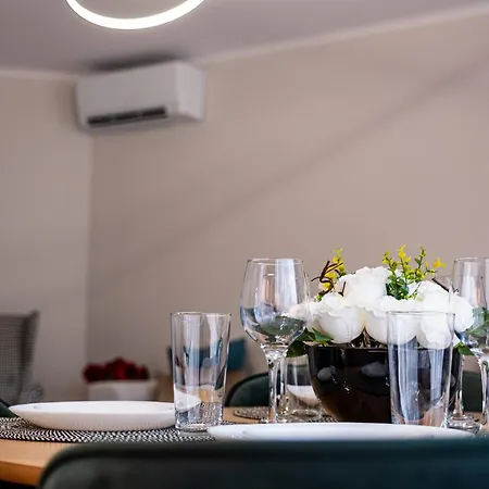 Perfect Near Sea Garden Apartment Warna