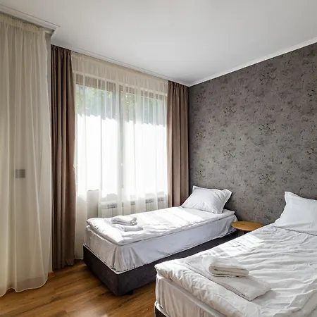 Perfect Near Sea Garden Warna