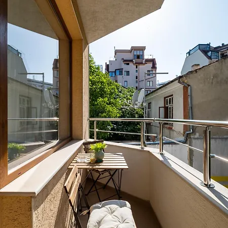 Perfect Near Sea Garden Apartment *