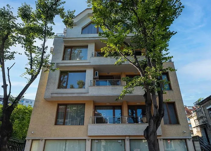 Perfect Near Sea Garden *